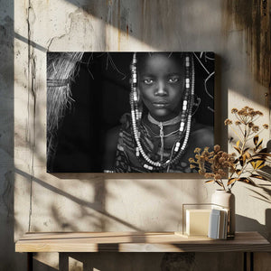 Tablou canvas „Mursi Girl” de Hesham Alhumaid