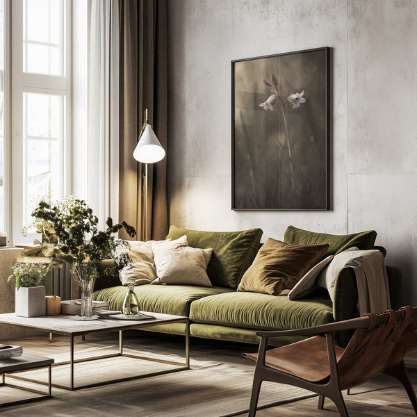 Tablou înramat „A small flower on the ground” de Allan Wallberg