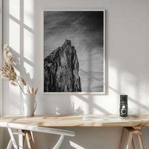 Tablou înramat „Balancing between Earth and Sky” de Thomas Vuillaume