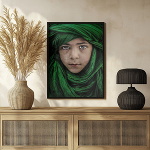 Tablou înramat „Green Boy” de Saeed Dhahi