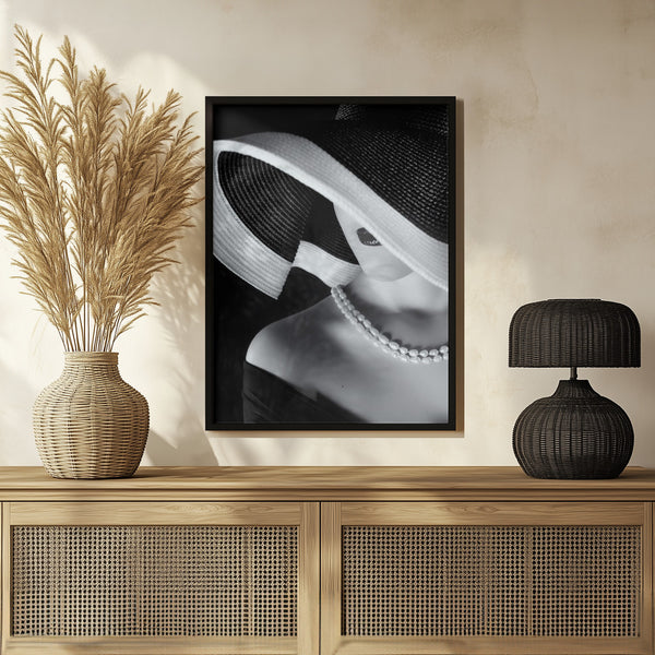 Tablou înramat „Elegance in Shadow” de Ruslan Bolgov