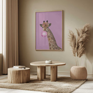 Tablou înramat „Giraffe pink bubblegum” de Sarah Manovski