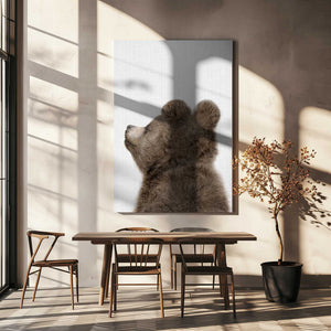 Tablou canvas „Peekaboo Baby Bear Back” de Lola Peacock