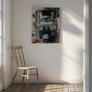 Tablou canvas „Urban Tuk-Tuk Tale” de Shot by Clint