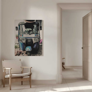 Tablou canvas „Urban Tuk-Tuk Tale” de Shot by Clint