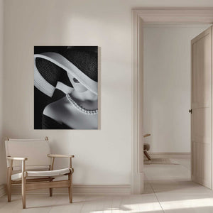 Tablou canvas „Elegance in Shadow” de Ruslan Bolgov