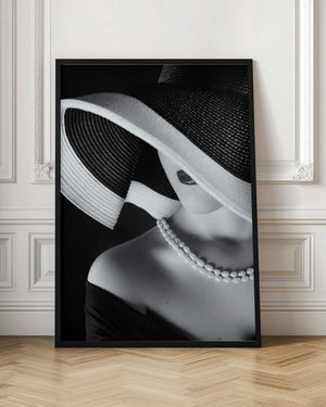 Tablou înramat „Elegance in Shadow” de Ruslan Bolgov