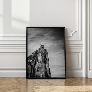 Tablou înramat „Balancing between Earth and Sky” de Thomas Vuillaume