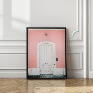 Tablou înramat „The white door Lisbon” de Raisa Zwart