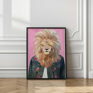 Tablou înramat „Golden fashion lion 1” de Sarah Manovski