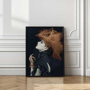 Tablou înramat „Imperious Lady” de Yudhistira Yogasara