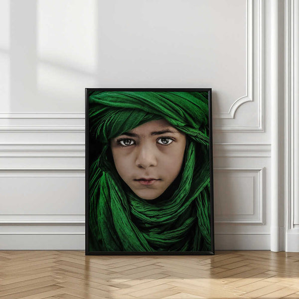 Tablou înramat „Green Boy” de Saeed Dhahi