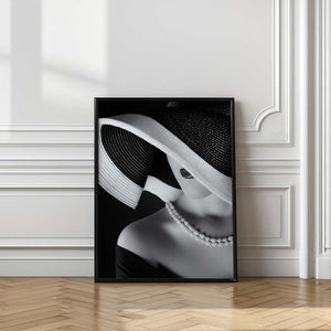Tablou înramat „Elegance in Shadow” de Ruslan Bolgov