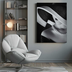 Tablou canvas „Elegance in Shadow” de Ruslan Bolgov