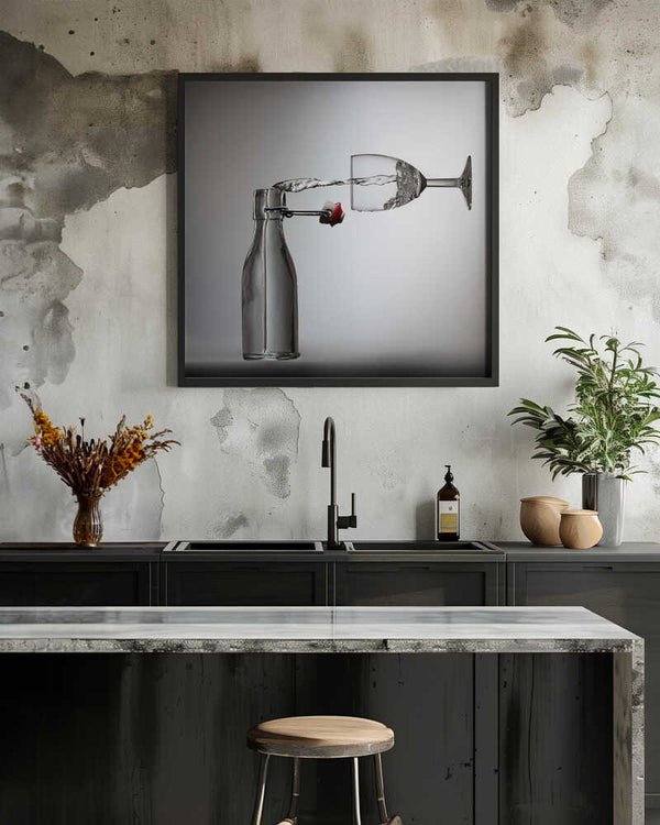 Tablou înramat „Pouring?” de Wieteke de Kogel