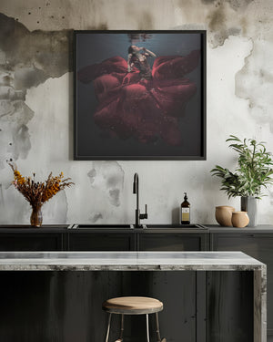 Tablou înramat „The Lady in Red” de Martha Suherman