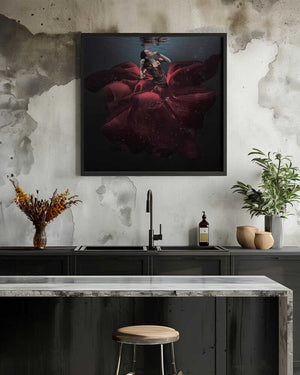 Tablou înramat „The Lady in Red” de Martha Suherman