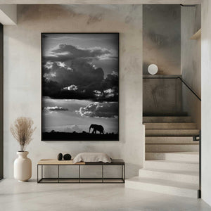 Tablou înramat „He walks under an African Sky” de WildPhotoArt