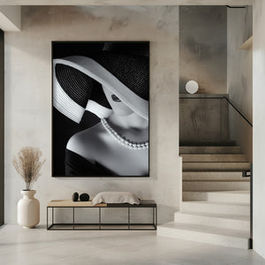 Tablou înramat „Elegance in Shadow” de Ruslan Bolgov