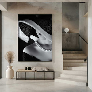 Tablou înramat „Elegance in Shadow” de Ruslan Bolgov