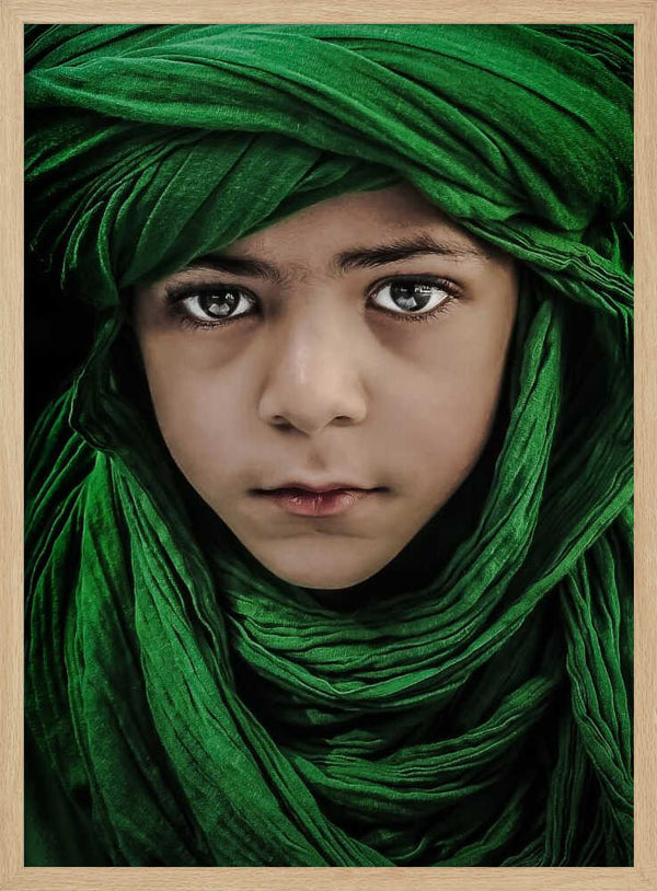 Tablou înramat „Green Boy” de Saeed Dhahi