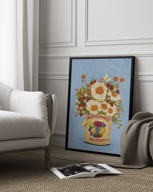 Tablou înramat „Flowers In a Vintage Tea Can” de Raissa Oltmanns