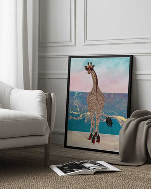 Tablou înramat „Giraffe on holiday” de Sarah Manovski