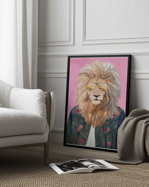 Tablou înramat „Golden fashion lion 1” de Sarah Manovski