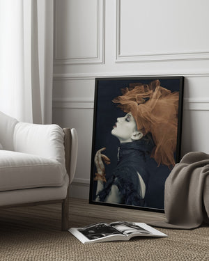 Tablou înramat „Imperious Lady” de Yudhistira Yogasara