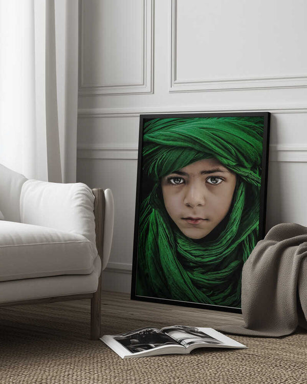 Tablou înramat „Green Boy” de Saeed Dhahi