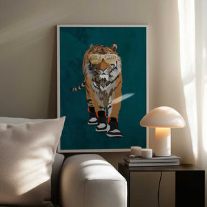 Tablou înramat „Tiger prowling in high top sneakers” de Sarah Manovski