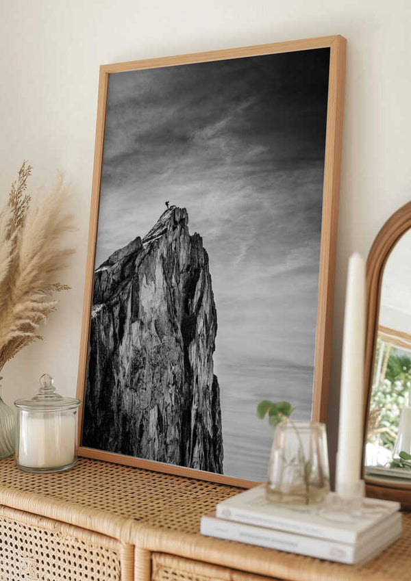 Tablou înramat „Balancing between Earth and Sky” de Thomas Vuillaume