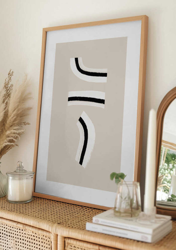 Tablou înramat „Minimalist Black and White Curved Lines” de uplusmestudio