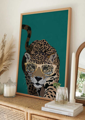 Tablou înramat „Curious green leopard” de Sarah Manovski