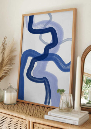 Tablou înramat „Fluid Blue Brushstrokes” de Elena Ristova