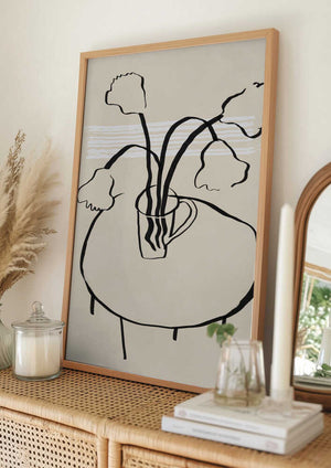 Tablou înramat „Flower decor on a round table” de Little Dean