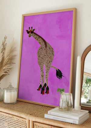 Tablou înramat „Quirky Giraffe wearing shoes” de Sarah Manovski