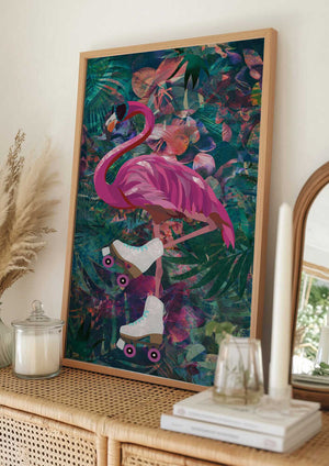 Tablou înramat „Tropical Floral Jungle - FLamingo rollerskating” de Sarah Manovski