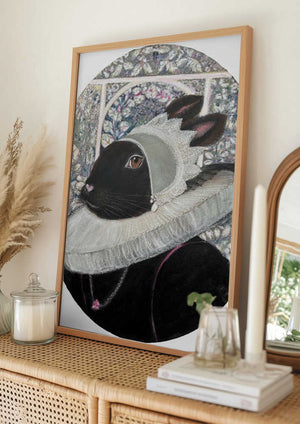 Tablou înramat „Regal Rabbit Portrait” de Karenina Fabrizzi