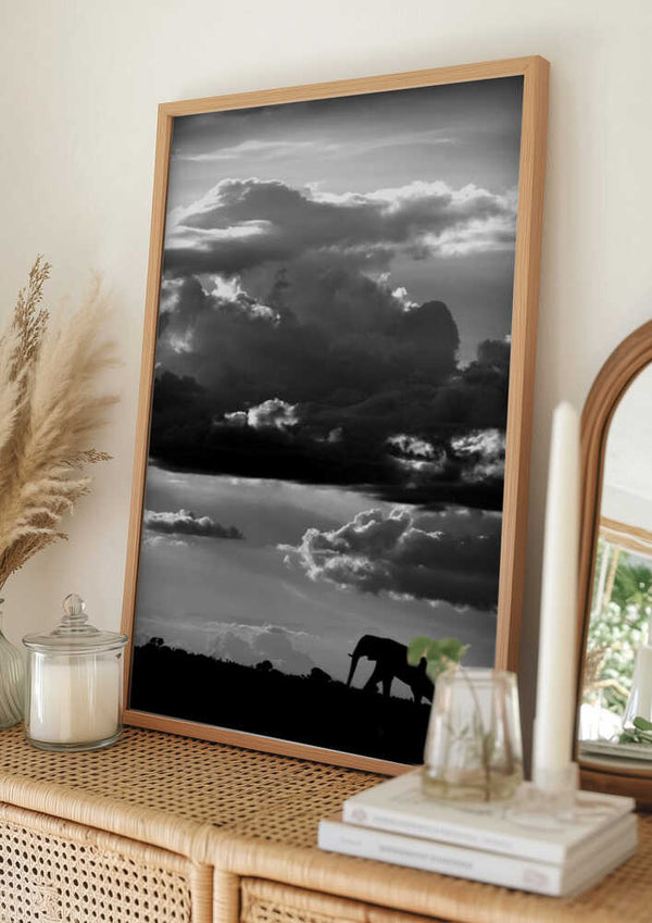 Tablou înramat „He walks under an African Sky” de WildPhotoArt