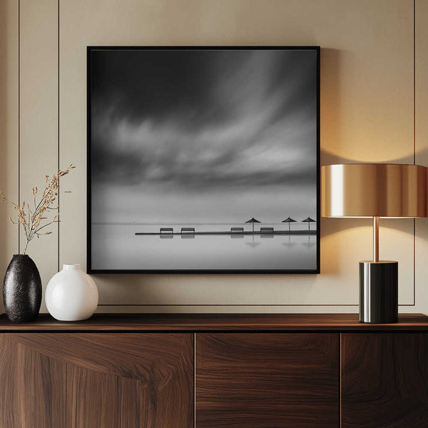 Tablou înramat „Four Benches and three umbrellas” de George Digalakis