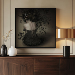 Tablou înramat „Night scented girl” de Kiyo Murakami