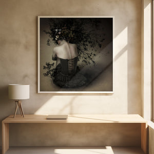 Tablou înramat „Night scented girl” de Kiyo Murakami
