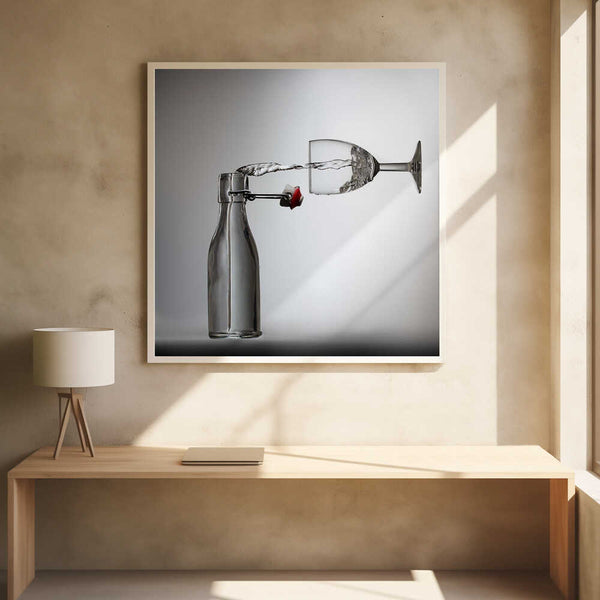 Tablou înramat „Pouring?” de Wieteke de Kogel